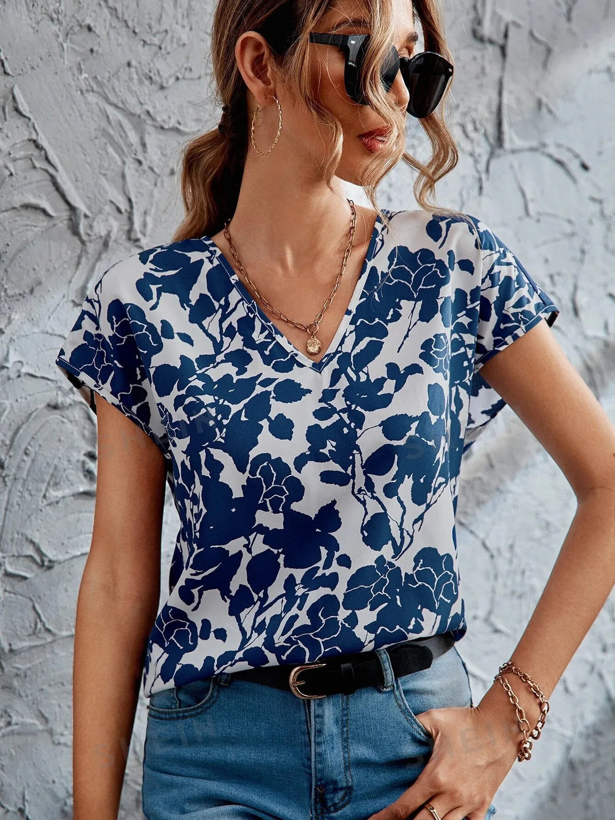 Floral V-Neck Batwing Blouse 3